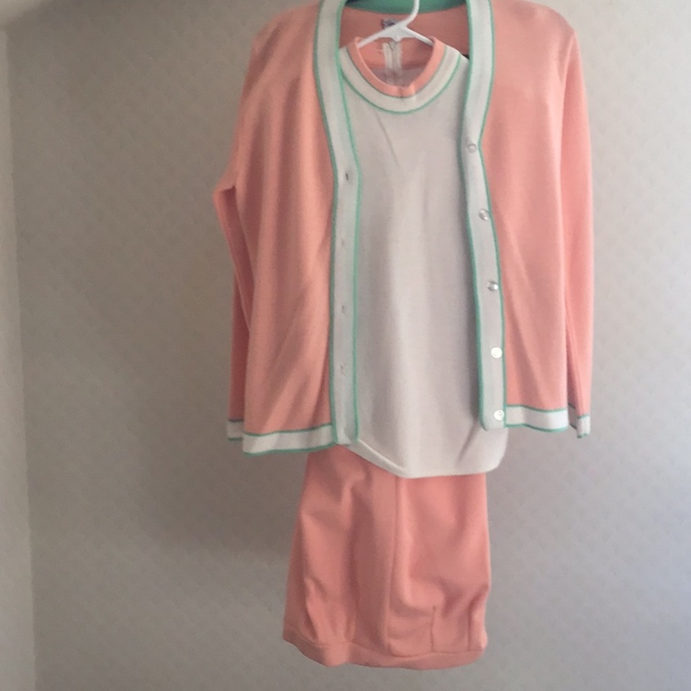 Vintage 3 piece knit coral pants suit